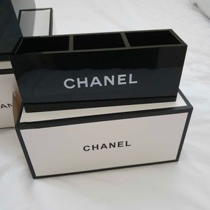 NIB Chanel Beauty Acrylic holder for brushes. Includes holder only.